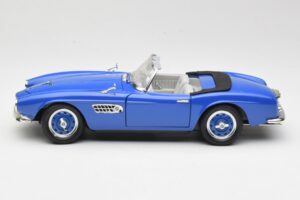 BMW 507 Touring Sport Cabriolet Bleu Revell 1:18 8810-M1 Métal Moulé — image 4 sur 8