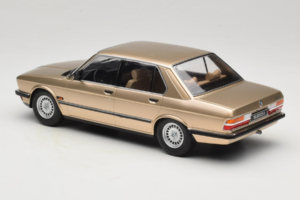 BMW 520i E28 Gold Metallic IXO 1:18 18CMC184 Métal Moulé — image 5 sur 6