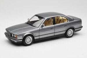 BMW 535i E34 Gris Métallisé Minichamps 1:18 100024008 Métal Moulé