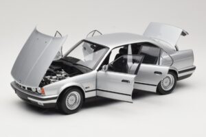 BMW 535i E34 Argent Minichamps 1:18 100024005 Métal Moulé — image 2 sur 8
