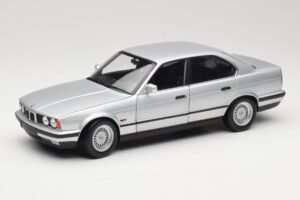 BMW 535i E34 Argent Minichamps 1:18 100024005 Métal Moulé