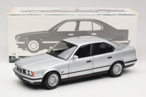 BMW 535i E34 Argent Minichamps 1:18 100024005 Métal Moulé — image 8 sur 8