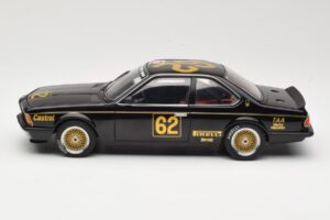 BMW 635 CSi E24 #62 J. Richards JPS Team BMW ATCC Winner 1985 AUTOart 1:18 88548 Métal Moulé — image 4 sur 8