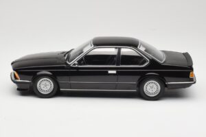 BMW 635 CSi E24 Black Metallic Minichamps 1:18 155028104 Métal Moulé — image 3 sur 6