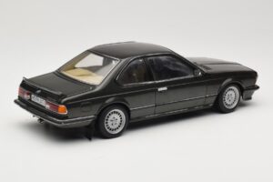 BMW 635 CSi E24 Malachit Green Metallic AUTOart 1:18 70522 Métal Moulé — image 3 sur 8