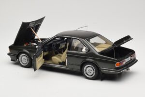 BMW 635 CSi E24 Malachit Green Metallic AUTOart 1:18 70522 Métal Moulé — image 5 sur 8