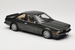 BMW 635 CSi E24 Malachit Green Metallic AUTOart 1:18 70522 Métal Moulé — image 6 sur 8