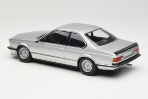 BMW 635 CSi E24 Argent Minichamps 1:18 155028107 Métal Moulé — image 5 sur 6