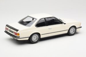 BMW 635 CSi E24 Blanc Minichamps 1:18 155028102 Métal Moulé — image 2 sur 6
