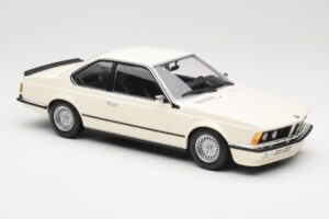 BMW 635 CSi E24 Blanc Minichamps 1:18 155028102 Métal Moulé — image 4 sur 6