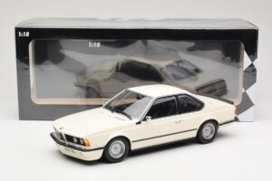 BMW 635 CSi E24 Blanc Minichamps 1:18 155028102 Métal Moulé — image 6 sur 6