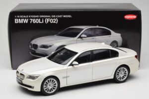 BMW 7 Series F02 760Li Brilliant White Kyosho 1:18 08783BRW Métal Moulé — image 8 sur 8