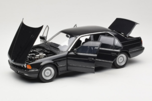 BMW 730i E32 Black Metallic Minichamps 1:18 100023002 Métal Moulé — image 2 sur 8