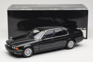 BMW 730i E32 Black Metallic Minichamps 1:18 100023002 Métal Moulé — image 8 sur 8