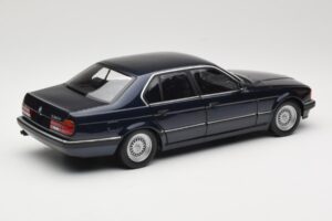 BMW 730i E32 Bleu Métallisé Minichamps 1:18 100023006 Métal Moulé — image 3 sur 8