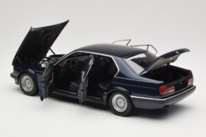 BMW 730i E32 Bleu Métallisé Minichamps 1:18 100023006 Métal Moulé — image 5 sur 8