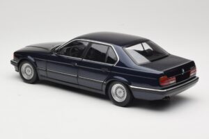 BMW 730i E32 Bleu Métallisé Minichamps 1:18 100023006 Métal Moulé — image 7 sur 8
