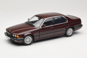 BMW 730i E32 Red Metallic Minichamps 1:18 100023001 Métal Moulé