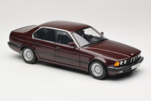 BMW 730i E32 Red Metallic Minichamps 1:18 100023001 Métal Moulé — image 6 sur 8