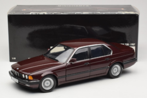 BMW 730i E32 Red Metallic Minichamps 1:18 100023001 Métal Moulé — image 8 sur 8