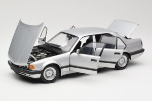 BMW 730i E32 Argent Minichamps 1:18 100023000 Métal Moulé — image 2 sur 8