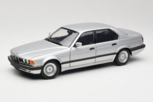 BMW 730i E32 Argent Minichamps 1:18 100023000 Métal Moulé