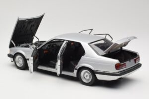 BMW 730i E32 Argent Minichamps 1:18 100023000 Métal Moulé — image 5 sur 8