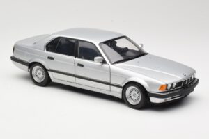 BMW 730i E32 Argent Minichamps 1:18 100023000 Métal Moulé — image 6 sur 8