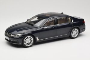 BMW 750Li F02 Imperial Blue Paragon 1:18 80432405586 Métal Moulé