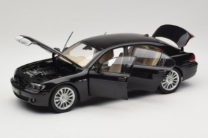 BMW 760Li E66 Individual Noir Kyosho 1:18 08573RB Métal Moulé — image 2 sur 8