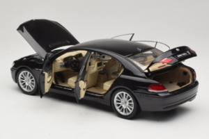 BMW 760Li E66 Individual Noir Kyosho 1:18 08573RB Métal Moulé — image 5 sur 8