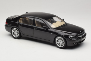 BMW 760Li E66 Individual Noir Kyosho 1:18 08573RB Métal Moulé — image 6 sur 8