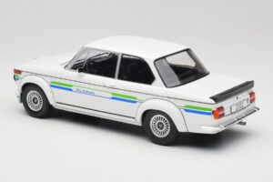 BMW Alpina 2002 E10 Turbo Blanc MCG 1:18 MCG18409-R Métal Moulé — image 5 sur 6