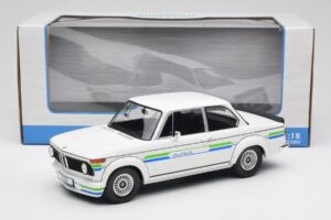 BMW Alpina 2002 E10 Turbo Blanc MCG 1:18 MCG18409-R Métal Moulé — image 6 sur 6