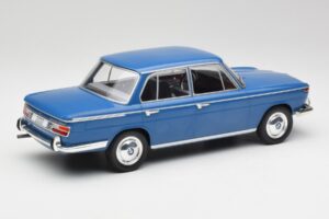 BMW 2000 Tilux E120 Caribe Bleu MCG 1:18 MCG18291 Métal Moulé — image 2 sur 6