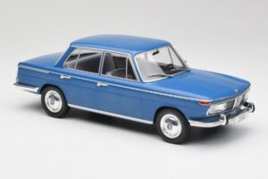 BMW 2000 Tilux E120 Caribe Bleu MCG 1:18 MCG18291 Métal Moulé — image 4 sur 6