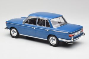 BMW 2000 Tilux E120 Caribe Bleu MCG 1:18 MCG18291 Métal Moulé — image 5 sur 6