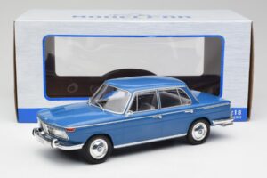 BMW 2000 Tilux E120 Caribe Bleu MCG 1:18 MCG18291 Métal Moulé — image 6 sur 6
