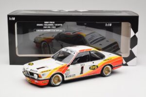 BMW 635CSi E24 BMW Italia #1 U. Grano / H. Kelleners Spa 1983 Minichamps 1:18 155832601 Métal Moulé — image 6 sur 6