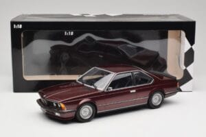 BMW 635 CSi E24 Karmesinrot Metallic Minichamps 1:18 155028105 Métal Moulé — image 6 sur 6