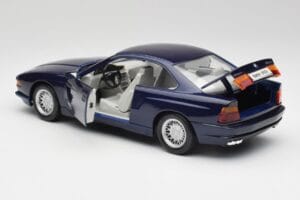 BMW E31 850i Mauritius Bleu Maisto 1:18 438813100299 Métal Moulé — image 5 sur 8