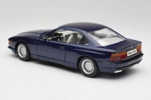 BMW E31 850i Mauritius Bleu Maisto 1:18 438813100299 Métal Moulé — image 7 sur 8