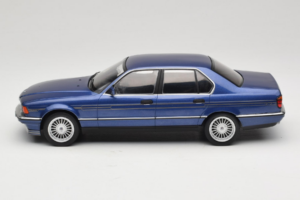 BMW Alpina B11 E32 3.5 Metallic Blue MCG 1:18 MCG18232 Métal Moulé — image 3 sur 6
