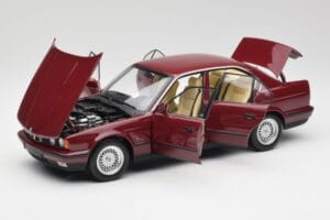 BMW 535i E34 Rouge Minichamps 1:18 100024002 Métal Moulé — image 2 sur 8