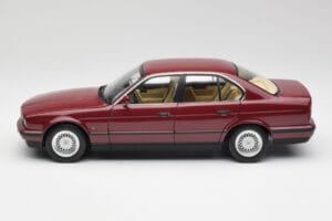 BMW 535i E34 Rouge Minichamps 1:18 100024002 Métal Moulé — image 4 sur 8