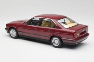BMW 535i E34 Rouge Minichamps 1:18 100024002 Métal Moulé — image 7 sur 8