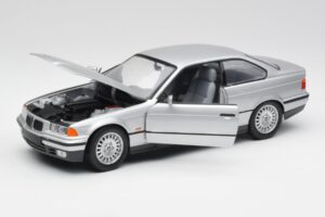BMW 3 Series E36 Coupe Argent UT Models 1:18 180023321 Métal Moulé — image 2 sur 8
