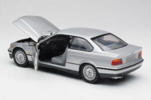 BMW 3 Series E36 Coupe Argent UT Models 1:18 180023321 Métal Moulé — image 5 sur 8