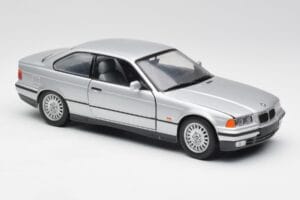 BMW 3 Series E36 Coupe Argent UT Models 1:18 180023321 Métal Moulé — image 6 sur 8