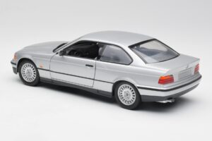 BMW 3 Series E36 Coupe Argent UT Models 1:18 180023321 Métal Moulé — image 7 sur 8